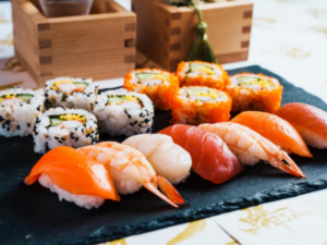 SUSHI MAKING 