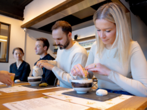 SUSHI MAKING 